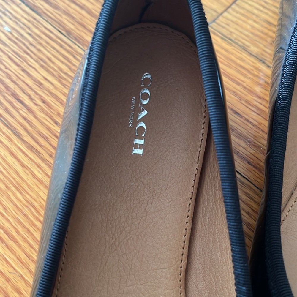 Coach patent leather shoes size 8 - Picture 3 of 9